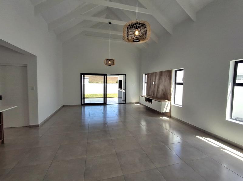 3 Bedroom Property for Sale in Britannia Bay Western Cape